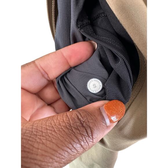 Lululemon Men’s Casual Khaki Drivers Coat Small Water Repellent Outdoor Casual - Picture 3 of 12